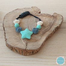 Cargar imagen en el visor de la galería, Chupetero - Estrella  Verde - Flores